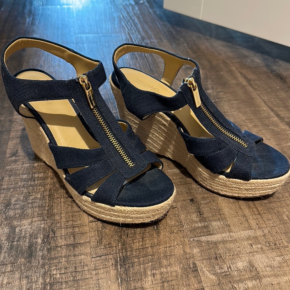 Michael Kors navy Berkley wedges sz 8